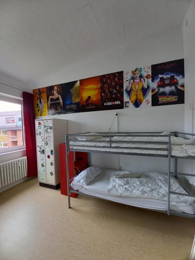 Instantsleep Backpackerhostel St Pauli Хамбург Екстериор снимка