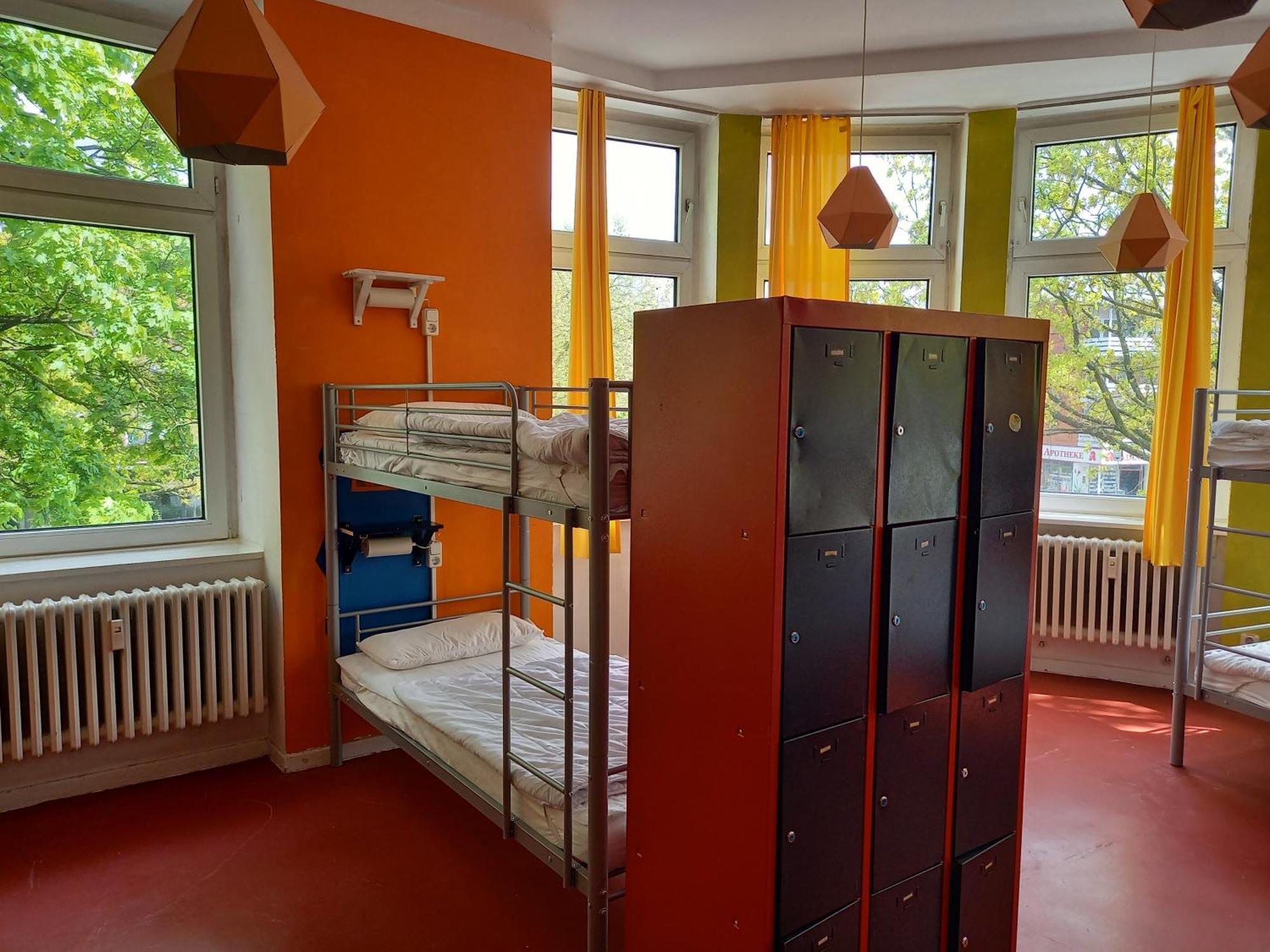 Instantsleep Backpackerhostel St Pauli Хамбург Екстериор снимка