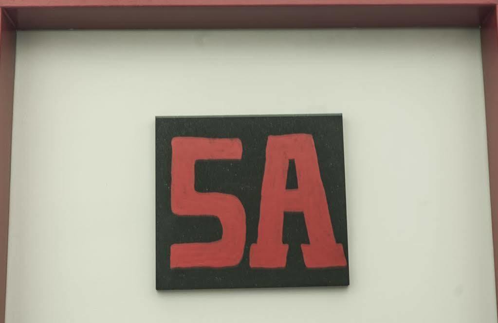 Instantsleep Backpackerhostel St Pauli Хамбург Екстериор снимка